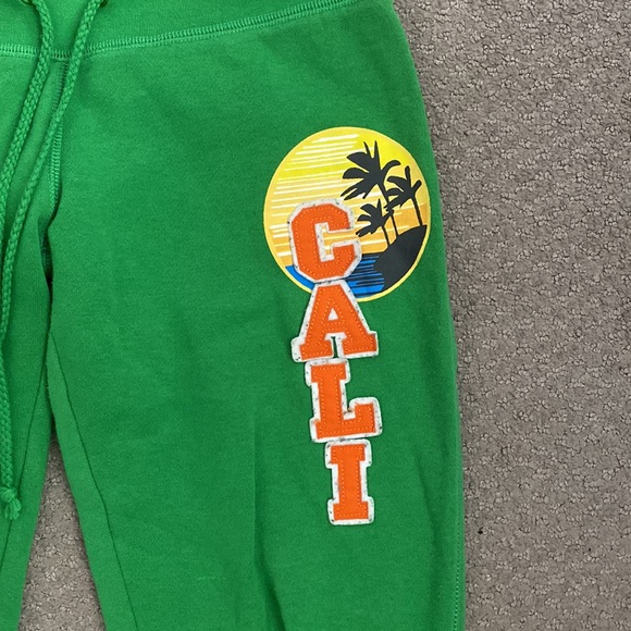 Capri Sweatpants - Picture 3 of 4